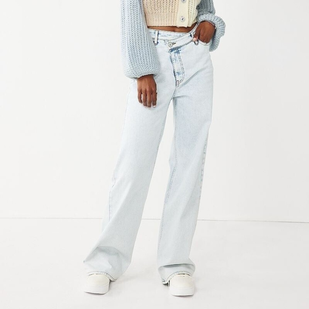 SO Wide Leg Denim Jeans Womens Juniors 9 Blue Angled Zip High Rise Stretch NEW